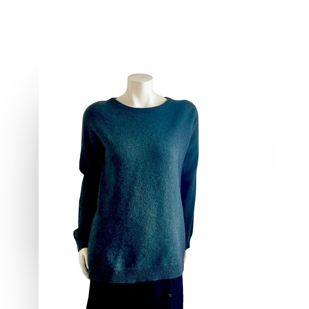 NWOT SWTR - luxury dark olive green sweater  Wool Yak fabric blend Size Small